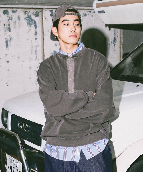 niko and...(ニコアンド)の「裏毛ピグメントヘンリープルオーバー(Tシャツ/カットソー・メンズ・オフホワイト/チャコール/ライトブラウン/グリーン・MEDIUM/LARGE)」の2枚目の写真