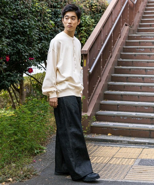 niko and...(ニコアンド)の「裏毛ピグメントヘンリープルオーバー(Tシャツ/カットソー・メンズ・オフホワイト/チャコール/ライトブラウン/グリーン・MEDIUM/LARGE)」の11枚目の写真