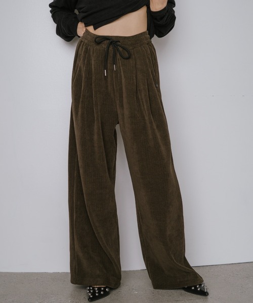 VION（ヴィオン）の「コーデュロイイージーワイドパンツ / Corduroy Easy Wide Pants（その他パンツ・レディース・ブラック/カーキ・FREE）」の2枚目の写真