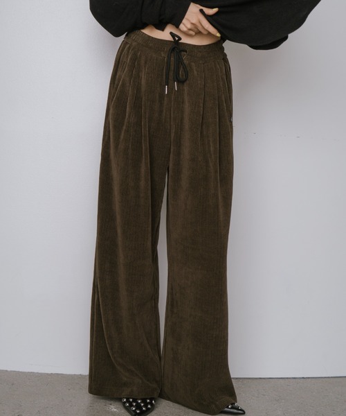 VION（ヴィオン）の「コーデュロイイージーワイドパンツ / Corduroy Easy Wide Pants（その他パンツ・レディース・ブラック/カーキ・FREE）」の4枚目の写真