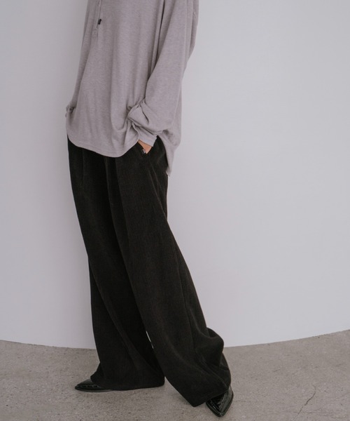 VION（ヴィオン）の「コーデュロイイージーワイドパンツ / Corduroy Easy Wide Pants（その他パンツ・レディース・ブラック/カーキ・FREE）」の16枚目の写真