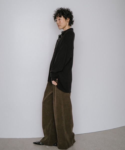 VION（ヴィオン）の「コーデュロイイージーワイドパンツ / Corduroy Easy Wide Pants（その他パンツ・レディース・ブラック/カーキ・FREE）」の9枚目の写真