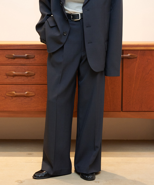 OUTDOOR PRODUCTS（アウトドアプロダクツ）の「≪/WEB・横浜店限定カラーあり≫ORDINARY タックワイドスラックス（スラックス・レディース・ベージュ/ブラック/チャコールグレー・40/38/36/34）」の2枚目の写真