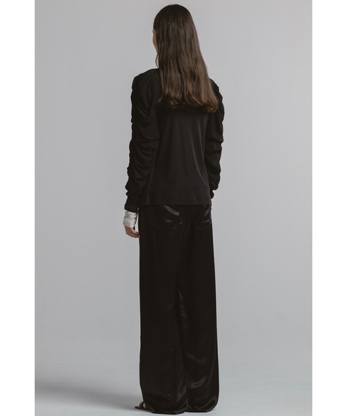 CINOH(チノ)の「SHEF GATHERED SLEEVE LONG T SHIRT(Tシャツ/カットソー・レディース・ブラック/ホワイト・38)」の19枚目の写真