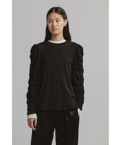 CINOH(チノ)の「SHEF GATHERED SLEEVE LONG T SHIRT(Tシャツ/カットソー・レディース・ブラック/ホワイト・38)」の21枚目の写真