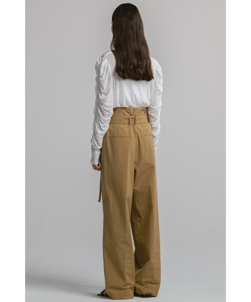 CINOH(チノ)の「SHEF GATHERED SLEEVE LONG T SHIRT(Tシャツ/カットソー・レディース・ブラック/ホワイト・38)」の8枚目の写真