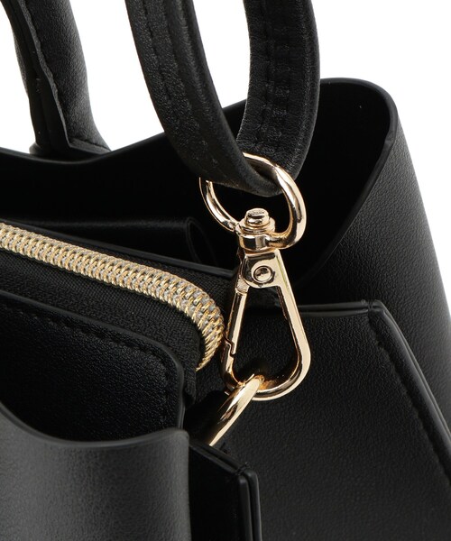 SHOO・LA・RUE（シューラルー）の「【2WAY】きれいめスタイルにマッチする 一枚革風 三層トートバッグ（トートバッグ・レディース・ブラック/グレー/ベージュ系4・00）」の12枚目の写真