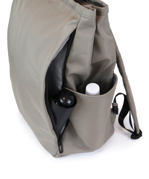 Un coeur（アンクール）の「【Un coeur/アンクール】2WAY SQUARE RUCKSACK L / ツーウェイ スクエア リュック L　RUI / K905069（バックパック/リュック・メンズ・グレイッシュベージュ/ブラック/ブラウン/グレー・FREE）」の9枚目の写真