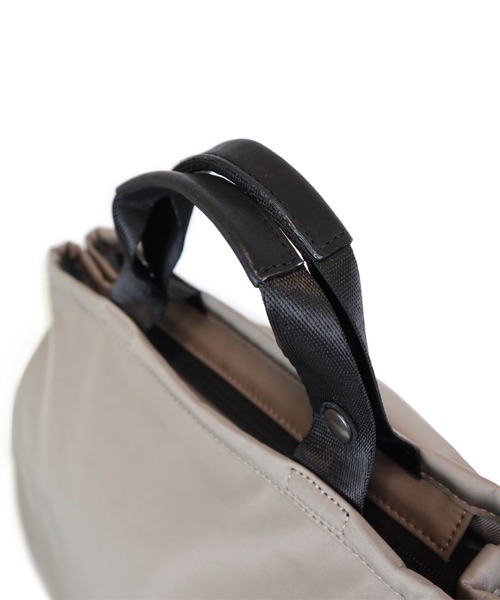 Un coeur（アンクール）の「【Un coeur/アンクール】2WAY SQUARE RUCKSACK L / ツーウェイ スクエア リュック L　RUI / K905069（バックパック/リュック・メンズ・グレイッシュベージュ/ブラック/ブラウン/グレー・FREE）」の7枚目の写真