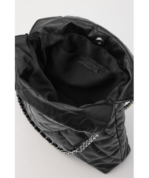 SLY（スライ）の「QUILTING F/LEATHER CHAIN BAG キルティングフェイクレザーチェーンバッグ（ショルダーバッグ・レディース・アイボリー/ブラック/カーキ・FREE）」の6枚目の写真