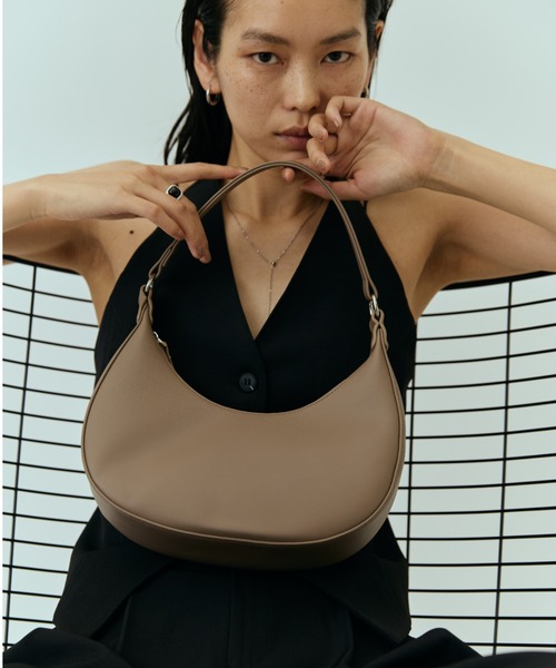 DRWCYS（ドロシーズ）の「ムーンミニハンドバッグ（ハンドバッグ・レディース・ライトブラウン/ブラック・FREE）」の8枚目の写真