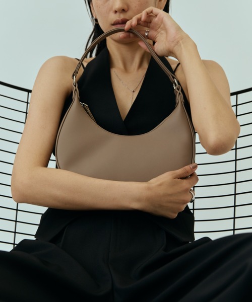 DRWCYS（ドロシーズ）の「ムーンミニハンドバッグ（ハンドバッグ・レディース・ライトブラウン/ブラック・FREE）」の9枚目の写真