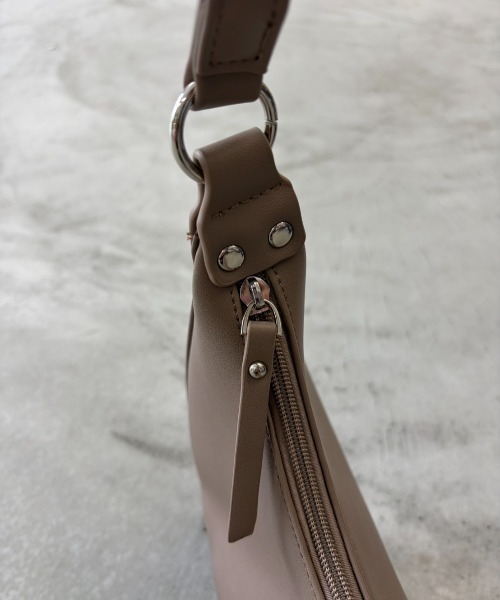 DRWCYS（ドロシーズ）の「ムーンミニハンドバッグ（ハンドバッグ・レディース・ライトブラウン/ブラック・FREE）」の13枚目の写真