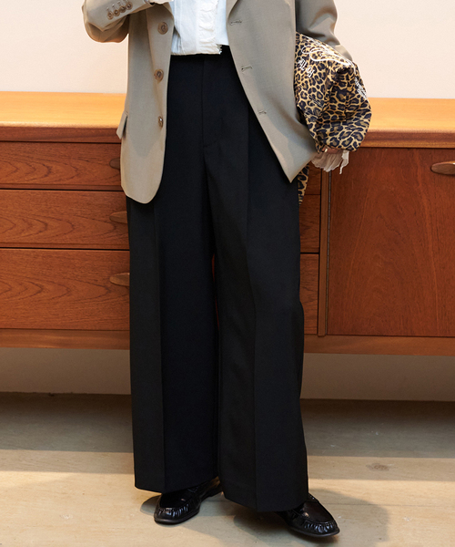 OUTDOOR PRODUCTS(アウトドアプロダクツ)の「≪ WEB限定追加 ≫ORDINARY タックワイドスラックス(スラックス・レディース・ブラック・40/38/36/34)」の5枚目の写真