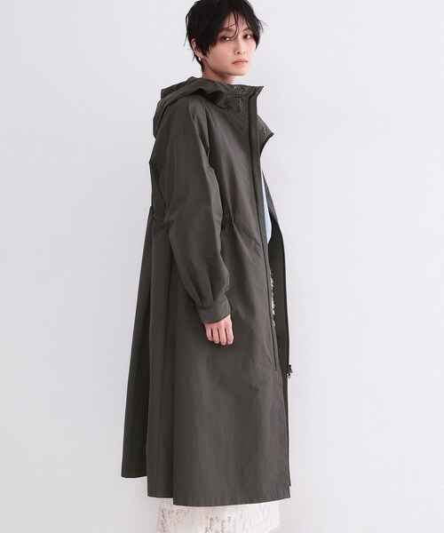 OPAQUE.CLIP(オペークドットクリップ)の「撥水フードZIPロングコート【洗濯機OK】(その他アウター・レディース・オフホワイト/チャコールグレー・42/40/38)」の2枚目の写真