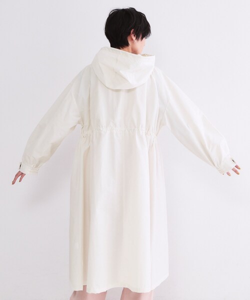 OPAQUE.CLIP(オペークドットクリップ)の「撥水フードZIPロングコート【洗濯機OK】(その他アウター・レディース・オフホワイト/チャコールグレー・42/40/38)」の13枚目の写真