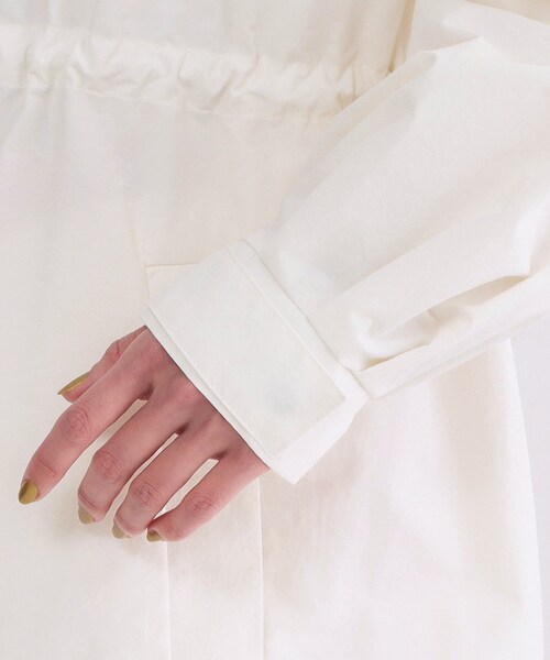 OPAQUE.CLIP(オペークドットクリップ)の「撥水フードZIPロングコート【洗濯機OK】(その他アウター・レディース・オフホワイト/チャコールグレー・42/40/38)」の16枚目の写真