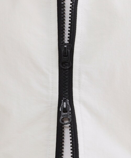 OPAQUE.CLIP(オペークドットクリップ)の「撥水フードZIPロングコート【洗濯機OK】(その他アウター・レディース・オフホワイト/チャコールグレー・42/40/38)」の20枚目の写真