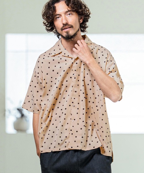 Magine（マージン）の「mhs2545- Printed Fabric Open Collar Five Sleeve Shirt 五分袖オープンカラーシャツ(MGN-261-004)（シャツ/ブラウス・メンズ・ベージュ/ブラック/ワイン・48/46/44）」の2枚目の写真