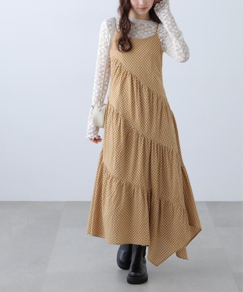 FREE'S MART（フリーズマート）の「◆チェック柄エスカルゴティアードキャミワンピース（ワンピース・レディース・ベージュ系その他/イエロー系その他/ブラック系その他・SMALL/MEDIUM）」の3枚目の写真