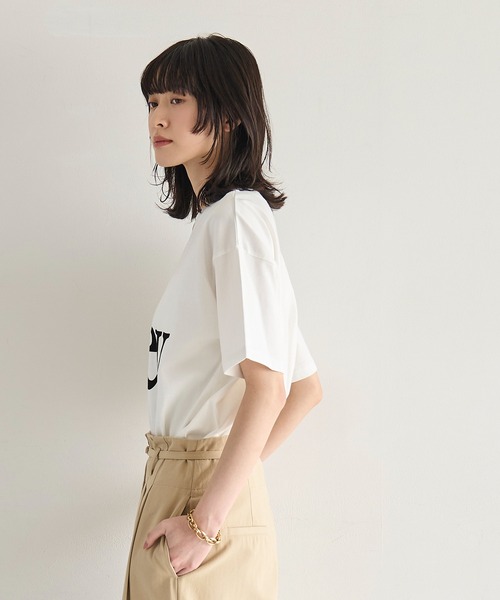 meilmada（メイルマダ）の「ビッグロゴプリントTシャツ（Tシャツ/カットソー・レディース・ホワイト/ベージュ/チャコールグレー・FREE）」の6枚目の写真