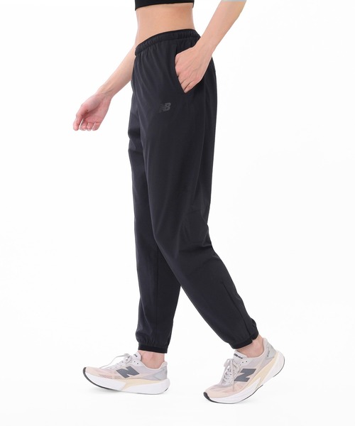 NEW BALANCE（ニューバランス）の「RCエッセンシャルズジョガー（スウェットパンツ・レディース・ブラック・SMALL/MEDIUM/LARGE/X-LARGE）」の2枚目の写真
