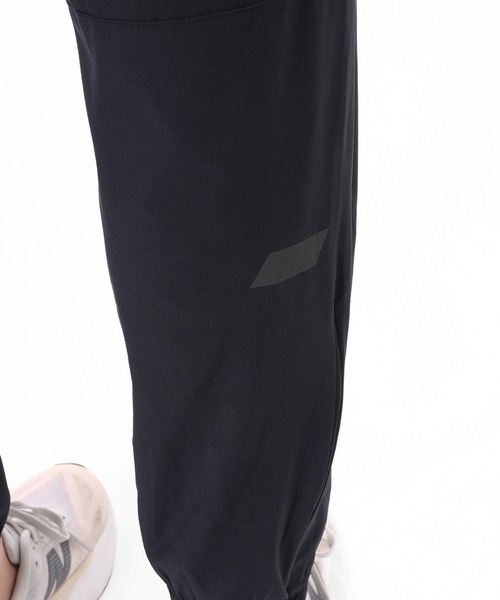 NEW BALANCE（ニューバランス）の「RCエッセンシャルズジョガー（スウェットパンツ・レディース・ブラック・SMALL/MEDIUM/LARGE/X-LARGE）」の6枚目の写真