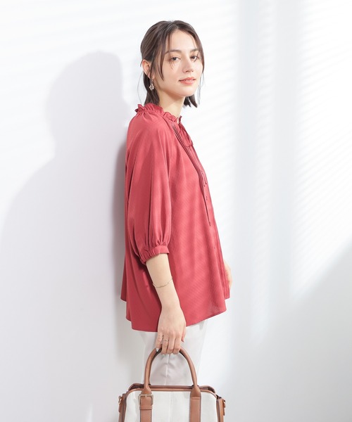 GLACIER lusso(グラシアルッソ)の「6分袖フリルネックブラウス(シャツ/ブラウス・レディース・レッド/ダークベージュ/ネイビー/グレイッシュベージュ・L/LL/M/S)」の10枚目の写真