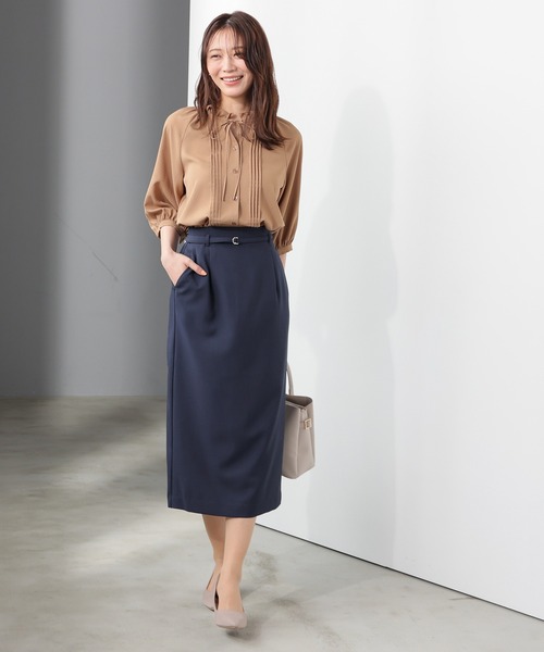 GLACIER lusso(グラシアルッソ)の「6分袖フリルネックブラウス(シャツ/ブラウス・レディース・レッド/ダークベージュ/ネイビー/グレイッシュベージュ・L/LL/M/S)」の17枚目の写真
