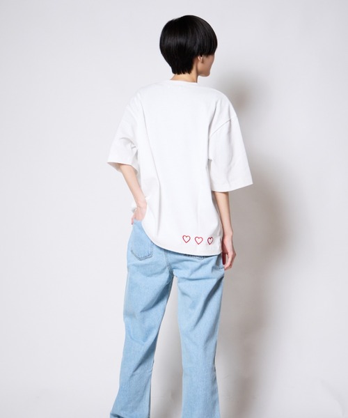 INTER FACTORY(インターファクトリー)の「あやせりんて ハート刺繍Tシャツ(Tシャツ/カットソー・レディース・ホワイト/ブラック・LARGE/SMALL/MEDIUM)」の18枚目の写真