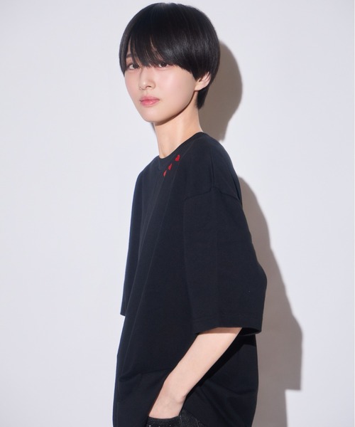 INTER FACTORY(インターファクトリー)の「あやせりんて ハート刺繍Tシャツ(Tシャツ/カットソー・レディース・ホワイト/ブラック・LARGE/SMALL/MEDIUM)」の6枚目の写真