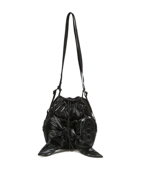 athe（アテ）の「[RUBAN] グロッシーブラックリボンバックパック兼ショルダーバッグ MINI AABA6FF40BK（ショルダーバッグ・レディース・ブラック・FREE）」の2枚目の写真