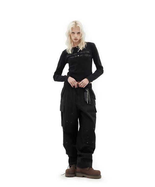 DEFGARMENTS（デフグラメンツ）の「LAYERED CARGO PANTS [BLACK]（その他パンツ・レディース・その他・SMALL/MEDIUM/LARGE/X-SMALL）」の2枚目の写真
