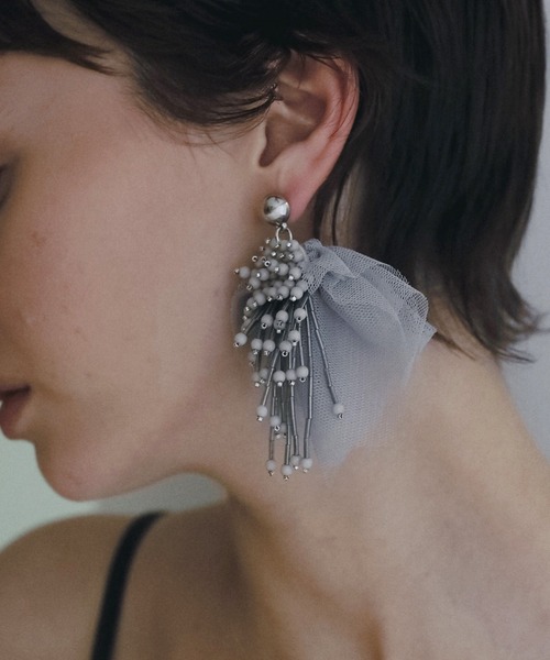 anuke（アンヌーク）の「Tulle x Beads Pierce（ピアス（両耳用）・レディース・ブルー系その他/ブラック・FREE）」の2枚目の写真