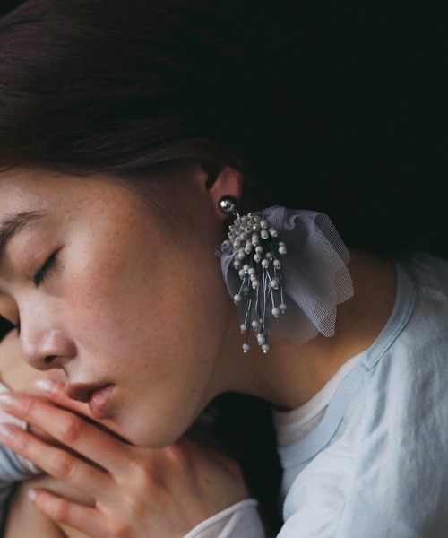 anuke（アンヌーク）の「Tulle x Beads Pierce（ピアス（両耳用）・レディース・ブルー系その他/ブラック・FREE）」の10枚目の写真