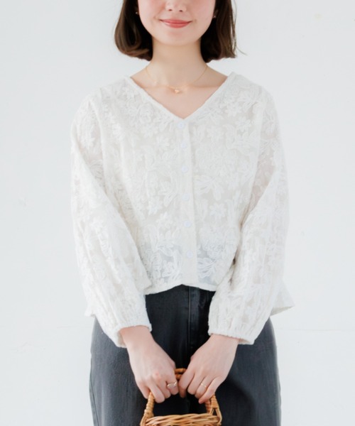 flower(フラワー)の「ブロッサムシアートップ(シャツ/ブラウス・レディース・ホワイト/ピンク/ブルー・FREE)」の2枚目の写真