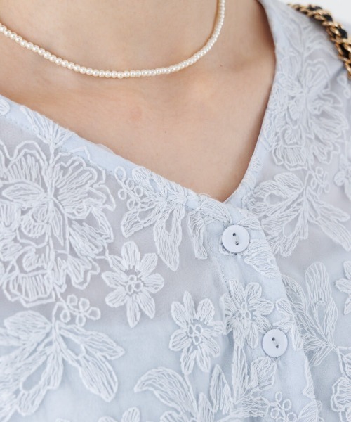 flower(フラワー)の「ブロッサムシアートップ(シャツ/ブラウス・レディース・ホワイト/ピンク/ブルー・FREE)」の11枚目の写真