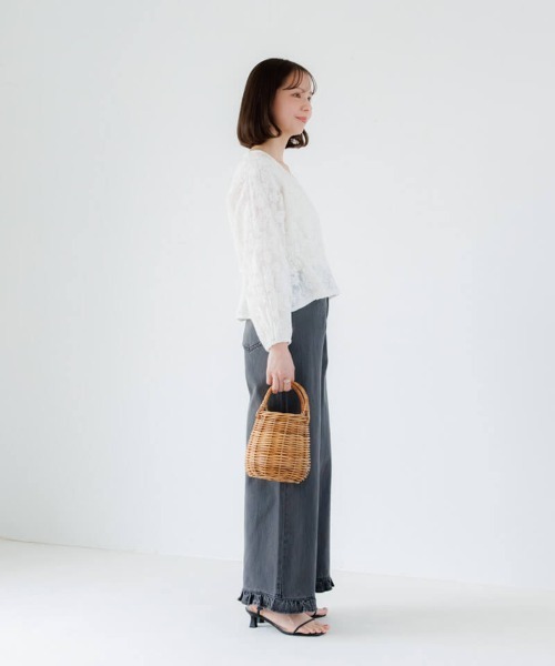 flower(フラワー)の「ブロッサムシアートップ(シャツ/ブラウス・レディース・ホワイト/ピンク/ブルー・FREE)」の16枚目の写真