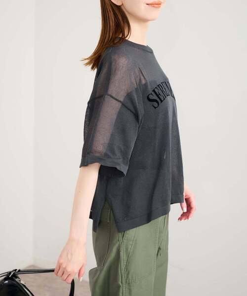 U by SPICK&SPAN（ユーバイスピックアンドスパン）の「シアーロゴニットTEE（ニット/セーター・レディース・ホワイト/ブラウン/ピンク/チャコールグレー・FREE）」の5枚目の写真