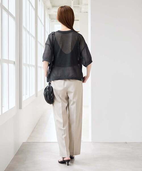 U by SPICK&SPAN（ユーバイスピックアンドスパン）の「シアーロゴニットTEE（ニット/セーター・レディース・ホワイト/ブラウン/ピンク/チャコールグレー・FREE）」の17枚目の写真