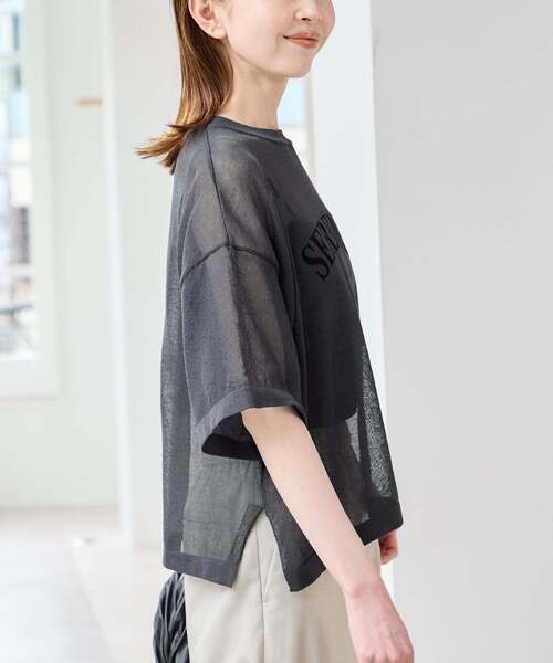 U by SPICK&SPAN（ユーバイスピックアンドスパン）の「シアーロゴニットTEE（ニット/セーター・レディース・ホワイト/ブラウン/ピンク/チャコールグレー・FREE）」の21枚目の写真