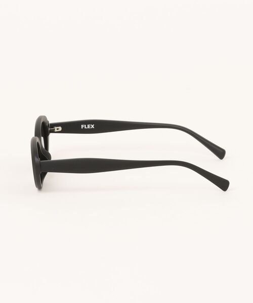 FLEX（フレックス）の「調光・偏光レンズ搭載 slim oval sunglasses / スリムオーバルサングラス（サングラス・レディース・ブラウン系/カーキ/ブラック系2/ブラック系1/ボルドー・FREE）」の16枚目の写真