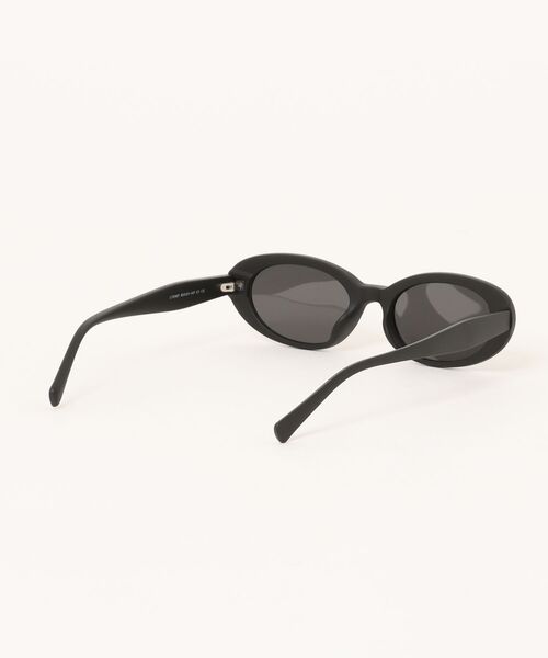 FLEX（フレックス）の「調光・偏光レンズ搭載 slim oval sunglasses / スリムオーバルサングラス（サングラス・レディース・ブラウン系/カーキ/ブラック系2/ブラック系1/ボルドー・FREE）」の15枚目の写真