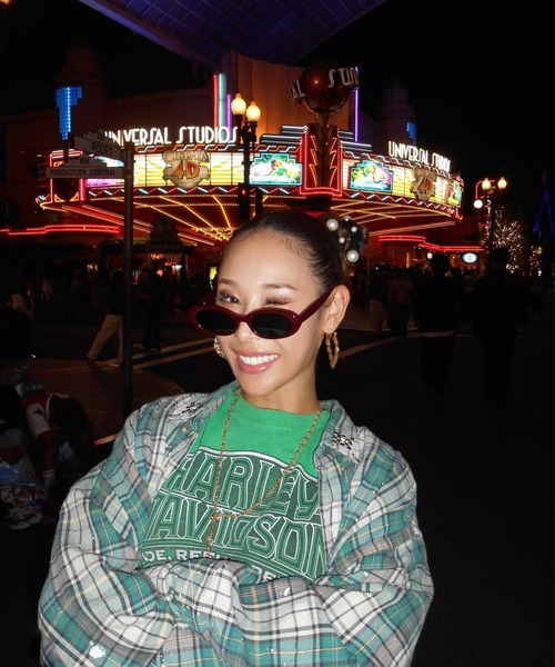 FLEX（フレックス）の「調光・偏光レンズ搭載 slim oval sunglasses / スリムオーバルサングラス（サングラス・レディース・ブラウン系/カーキ/ブラック系2/ブラック系1/ボルドー・FREE）」の11枚目の写真