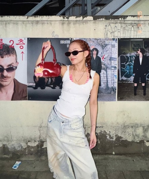 FLEX（フレックス）の「調光・偏光レンズ搭載 slim oval sunglasses / スリムオーバルサングラス（サングラス・レディース・ブラウン系/カーキ/ブラック系2/ブラック系1/ボルドー・FREE）」の10枚目の写真