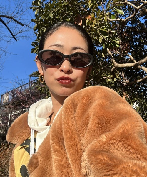 FLEX（フレックス）の「調光・偏光レンズ搭載 slim oval sunglasses / スリムオーバルサングラス（サングラス・レディース・ブラウン系/カーキ/ブラック系2/ブラック系1/ボルドー・FREE）」の6枚目の写真