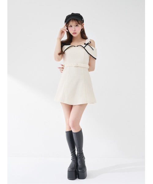 Darich(ダーリッチ)の「パイピングオフショルツイードミニワンピース(ワンピース・レディース・ブラック/ホワイト/ベージュ・FREE/FL)」の8枚目の写真
