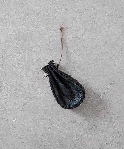 Senti(センティ)の「SENTI Dyneema Leather MEDICINE BAG M / 超軽量ダイニーマレザー メディスンバッグ M(ショルダーバッグ・メンズ・ブラック系その他/ブラック・FREE)」の6枚目の写真