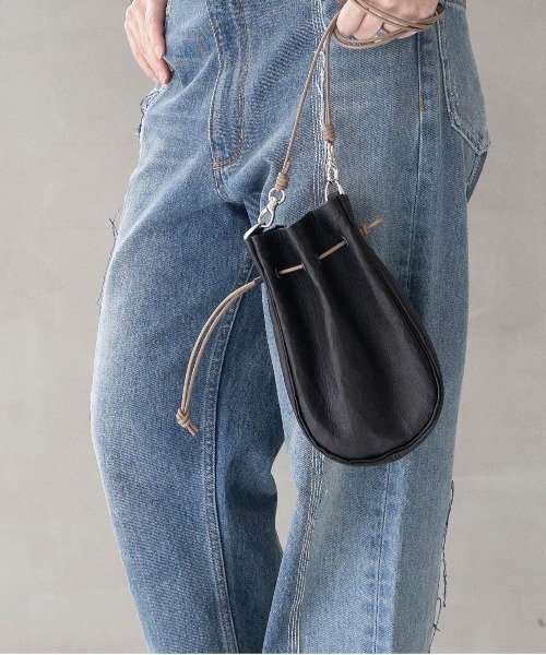 Senti(センティ)の「SENTI Dyneema Leather MEDICINE BAG M / 超軽量ダイニーマレザー メディスンバッグ M(ショルダーバッグ・メンズ・ブラック系その他/ブラック・FREE)」の11枚目の写真