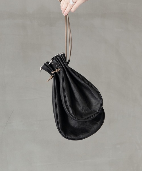 Senti(センティ)の「SENTI Dyneema Leather MEDICINE BAG M / 超軽量ダイニーマレザー メディスンバッグ M(ショルダーバッグ・メンズ・ブラック系その他/ブラック・FREE)」の13枚目の写真